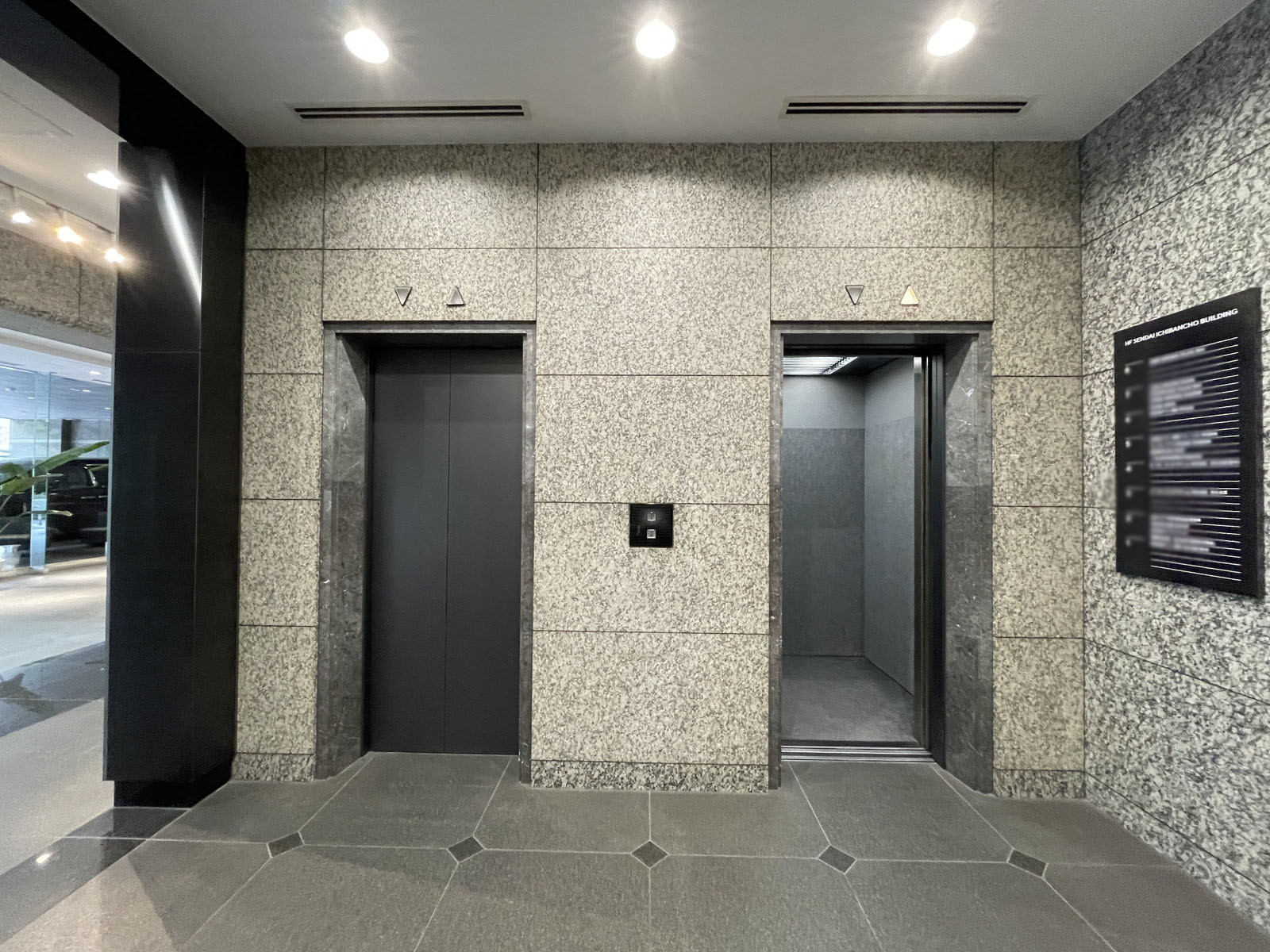 エレベーター(2基)