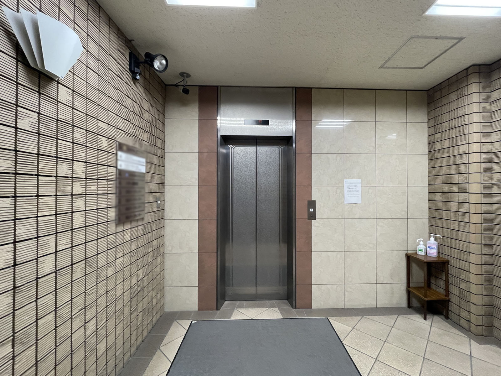 エレベーター(1基)