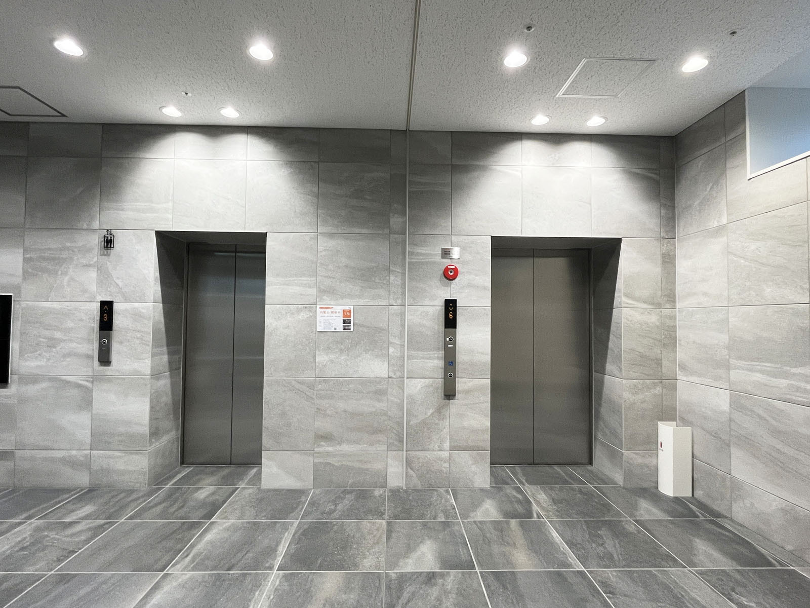 エレベーター(2基)