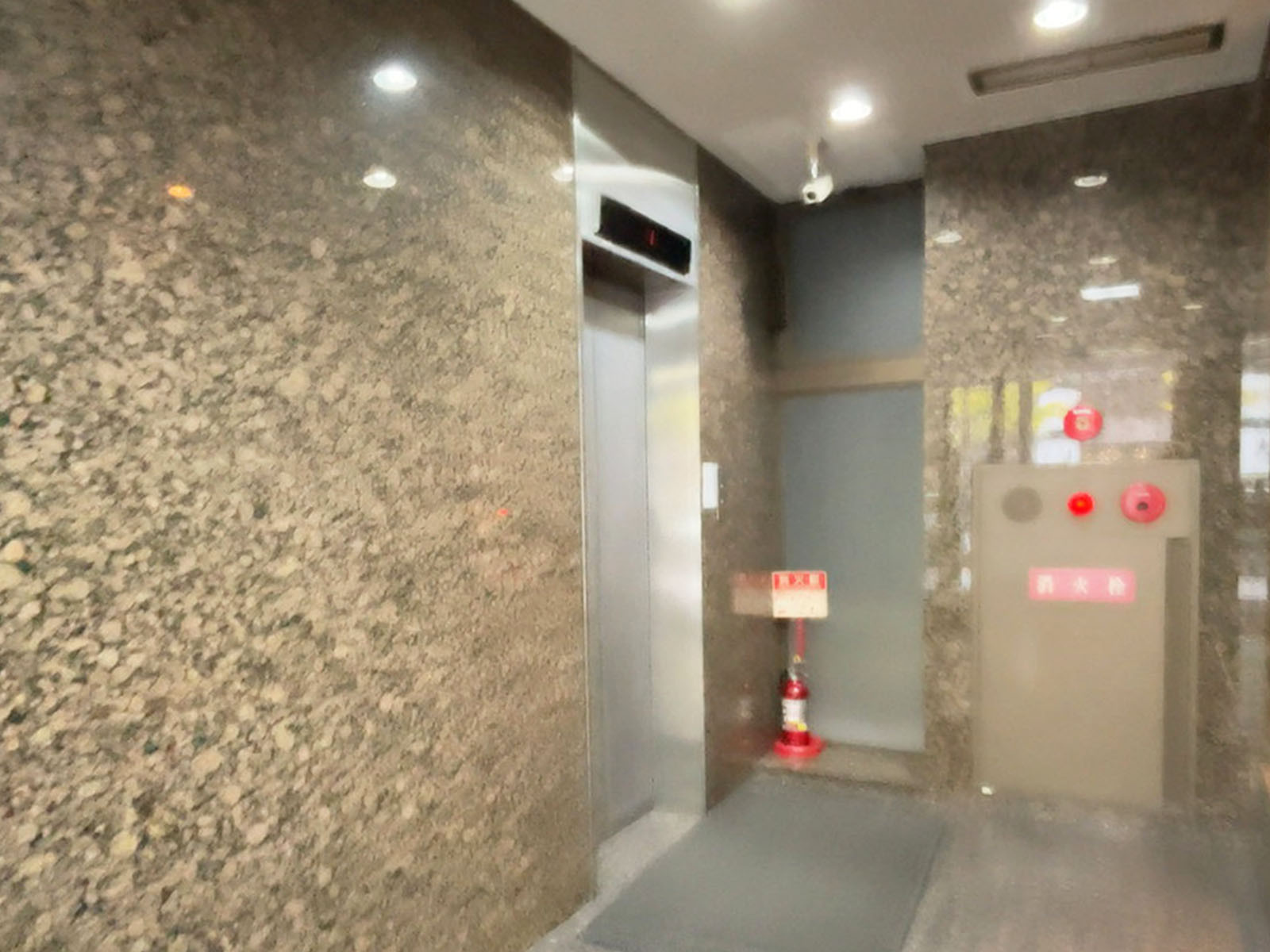エレベーター(1基)