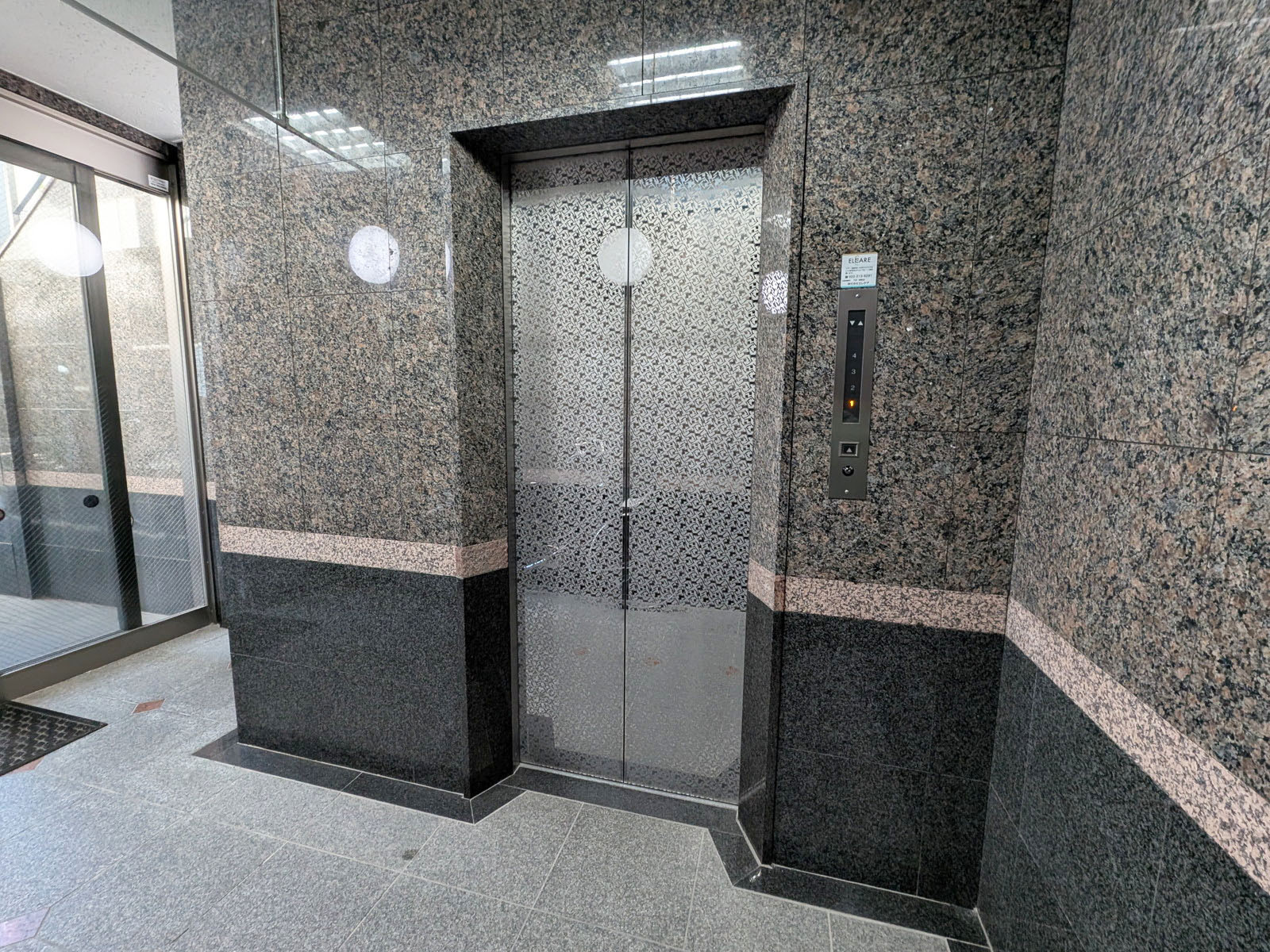 エレベーター(1基)