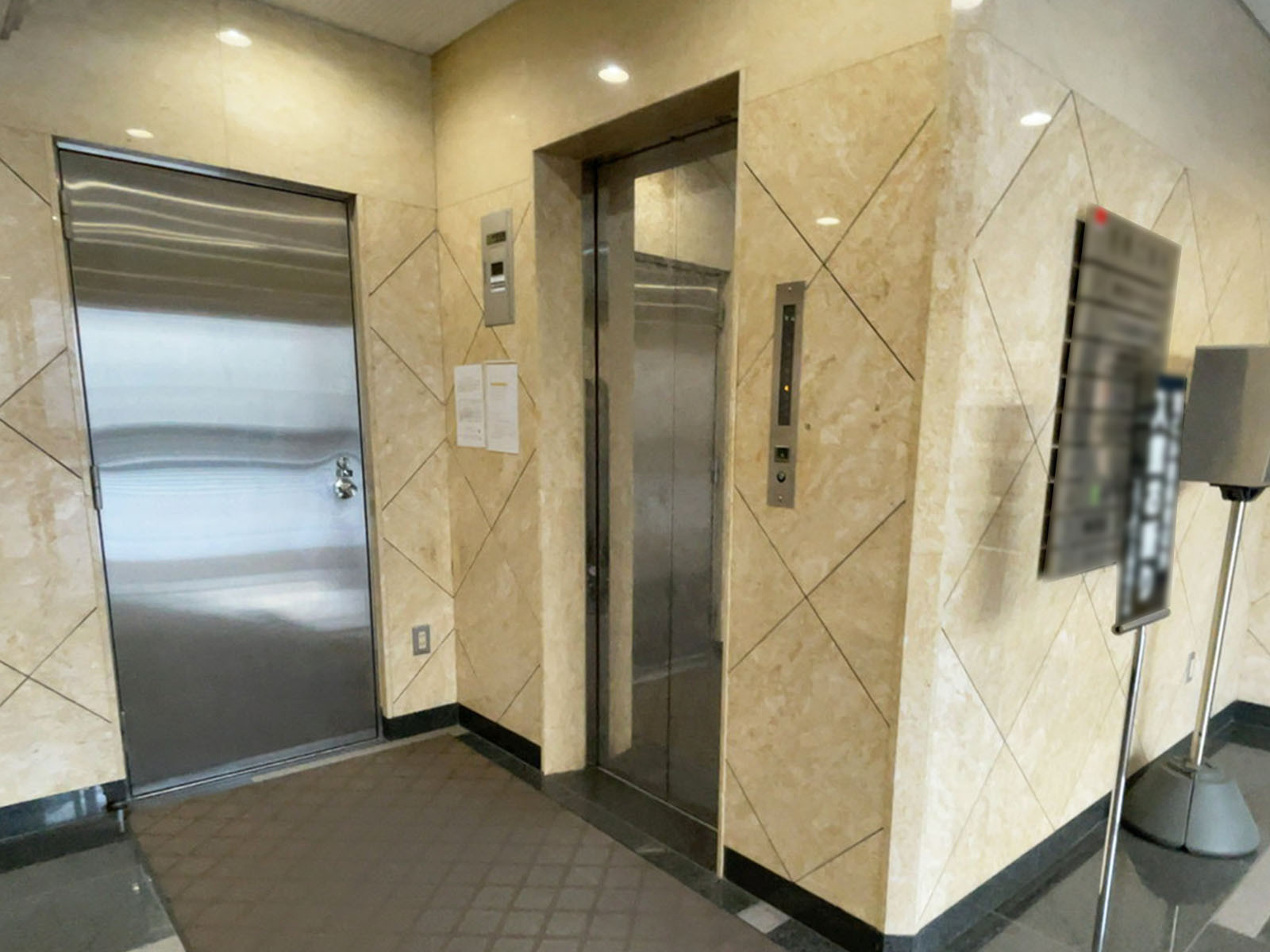 エレベーター(1基)