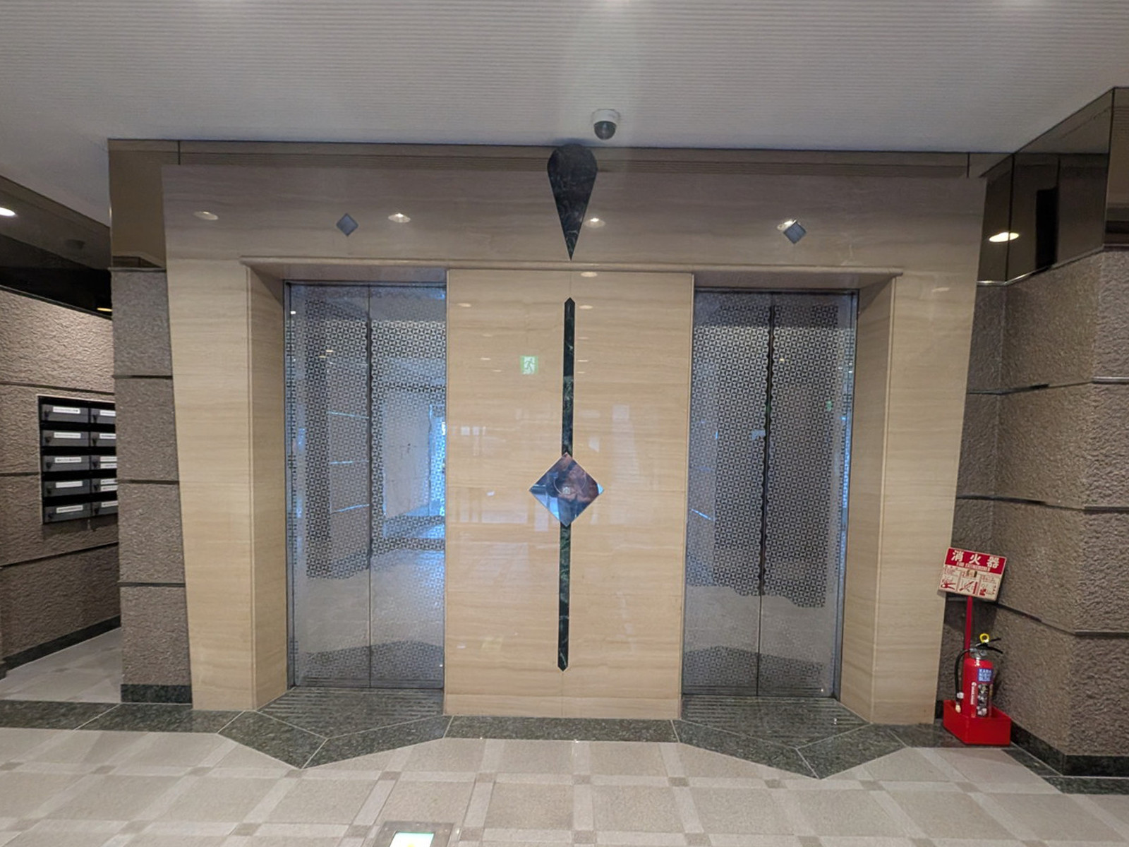 エレベーター(2基)
