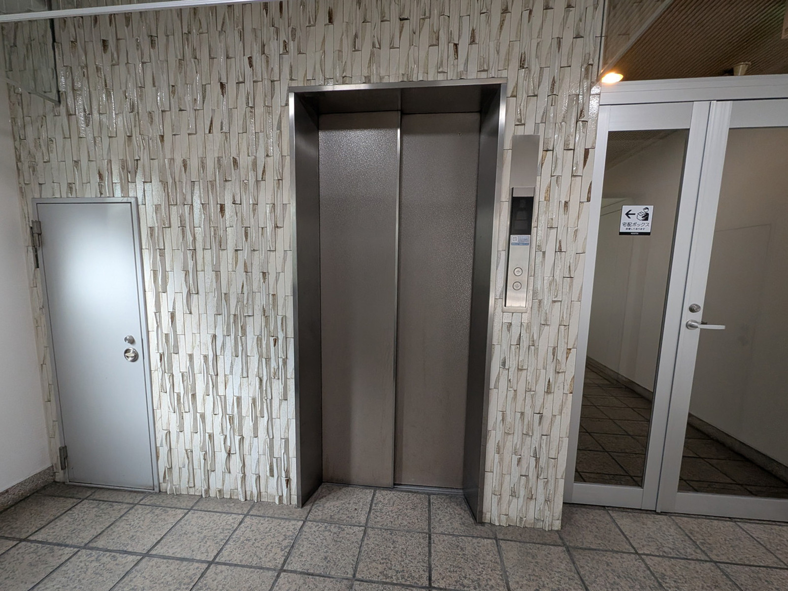 エレベーター(1基)