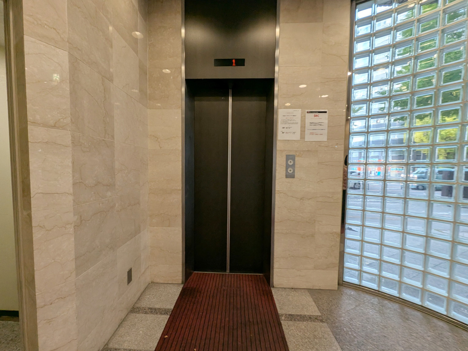エレベーター(1基)