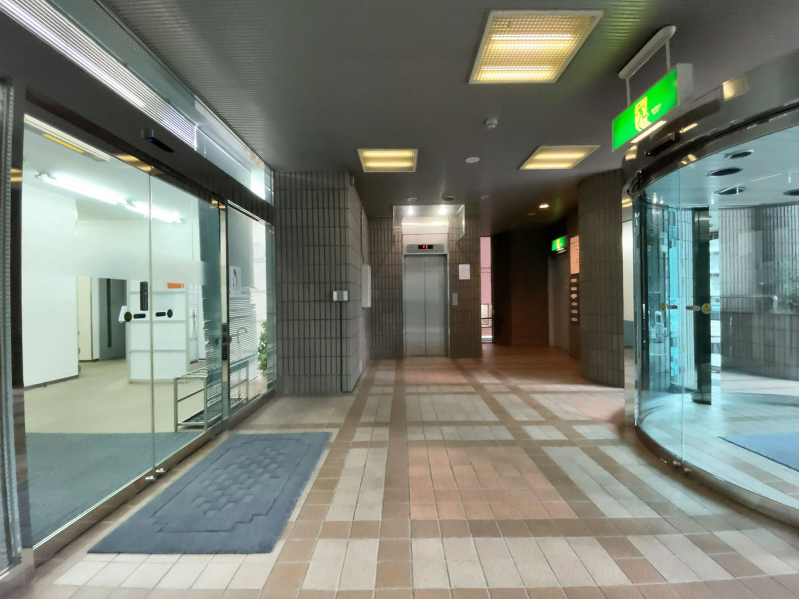 エントランス