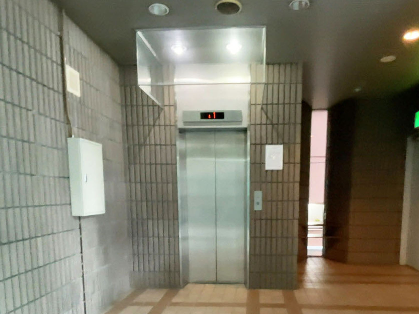 エレベーター