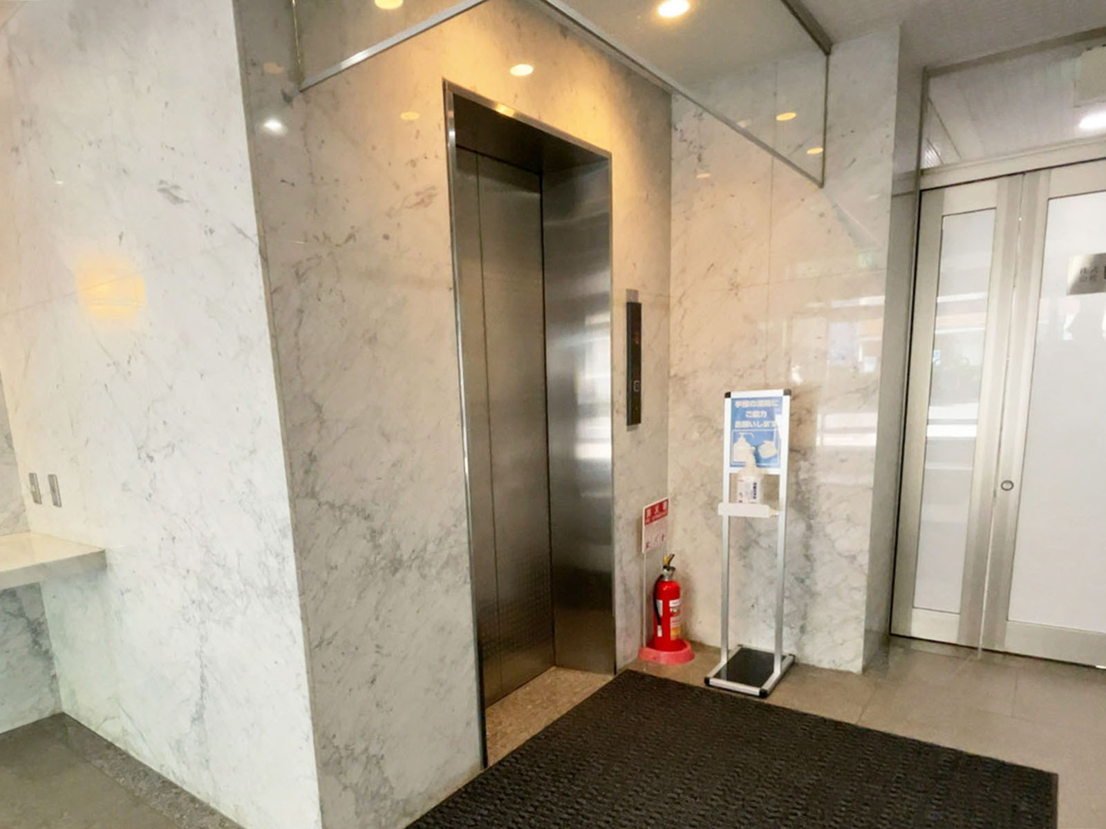 エレベーター(1基)