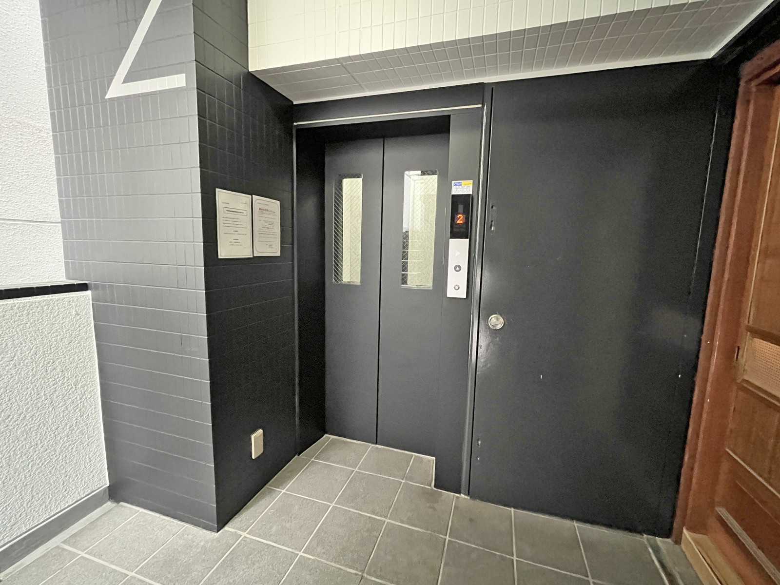 エレベーター(1基)