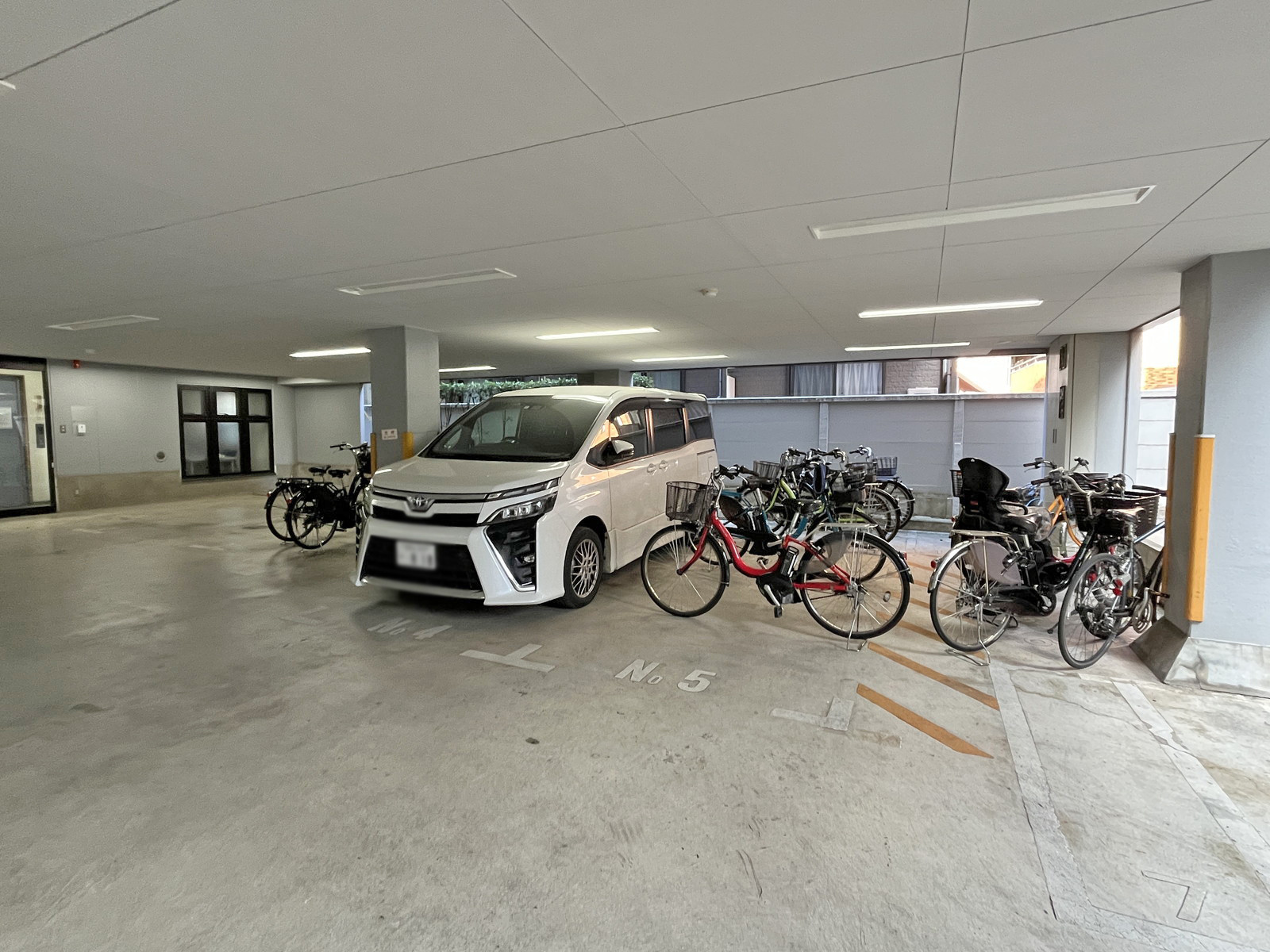 駐車場・駐輪場