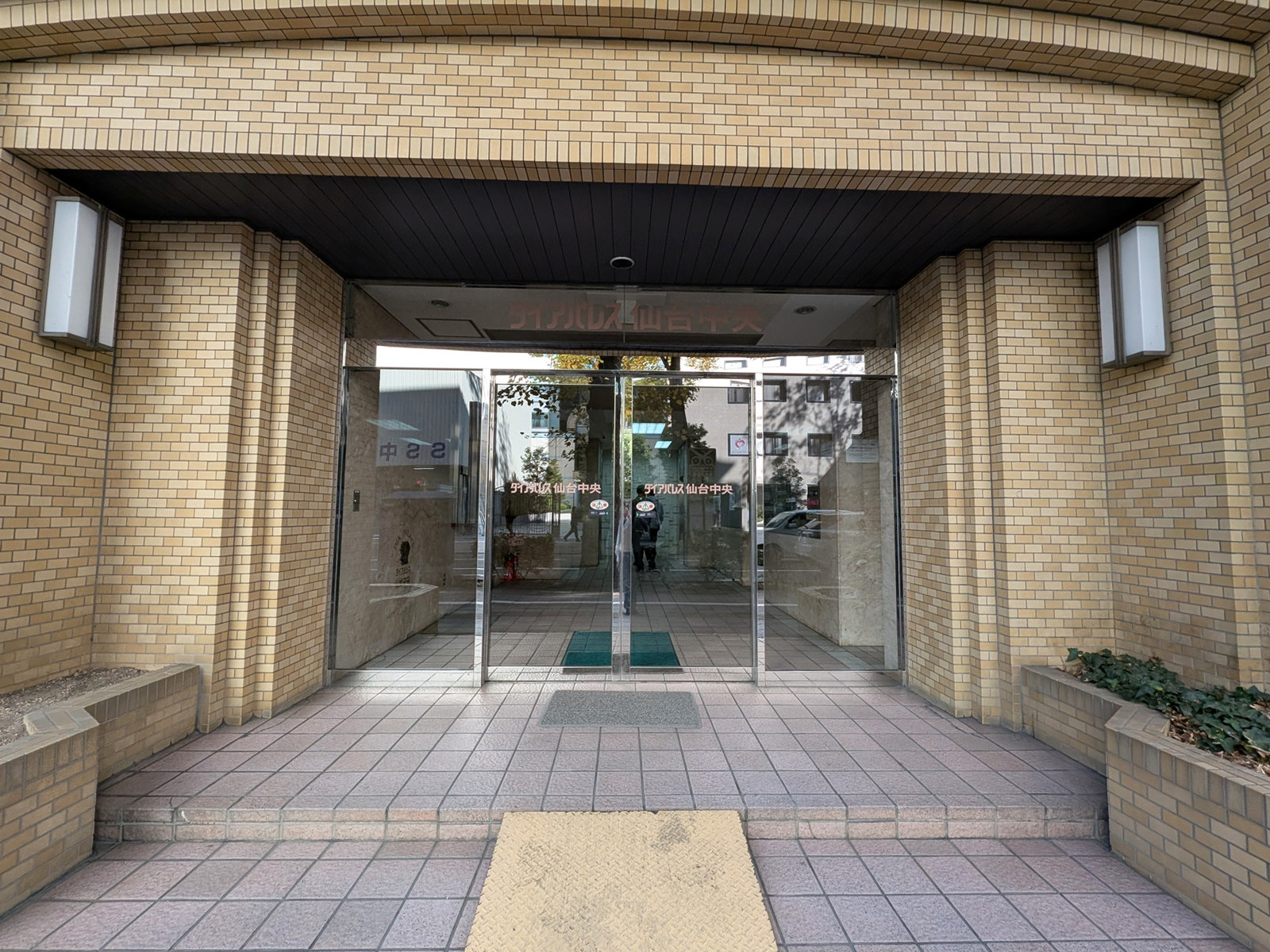 建物出入口