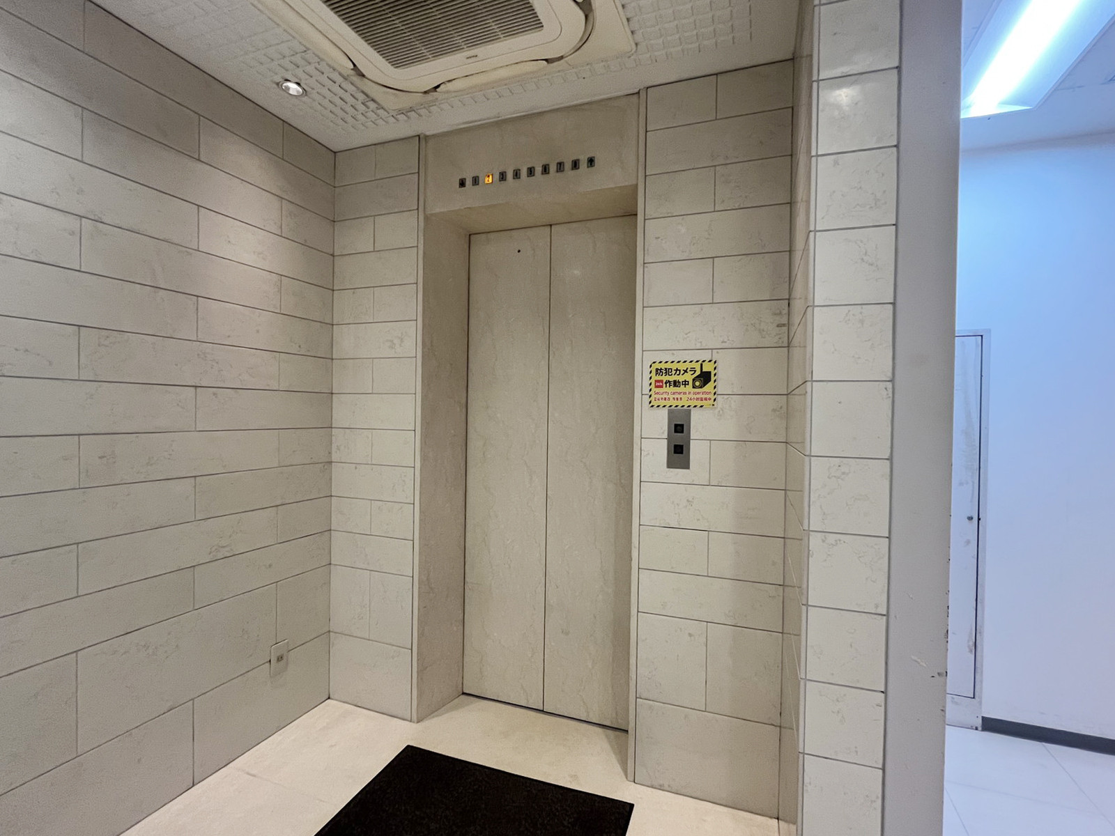 エレベーター(1基)