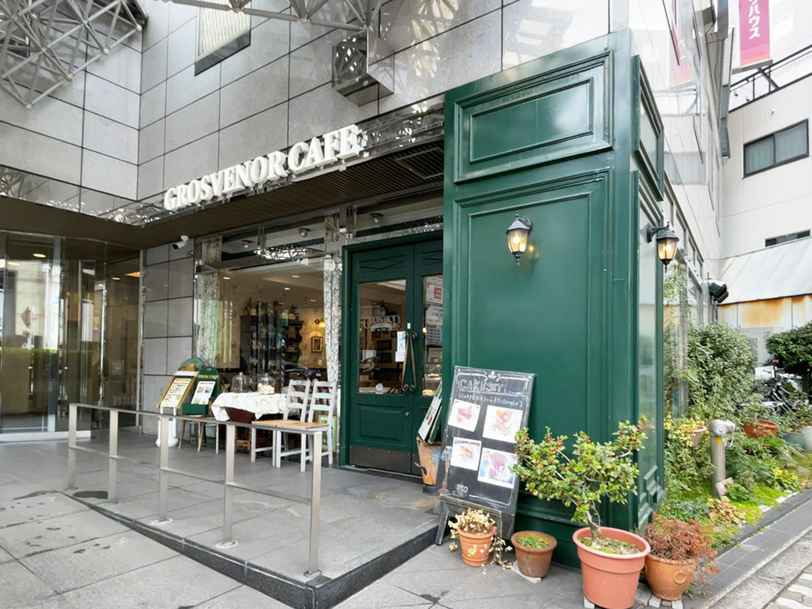 1階の飲食店