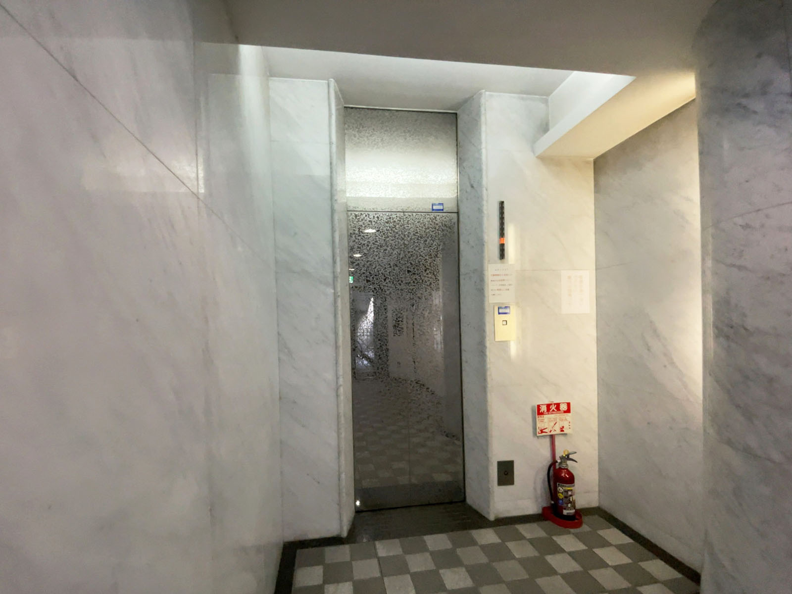 エレベーター(1基)