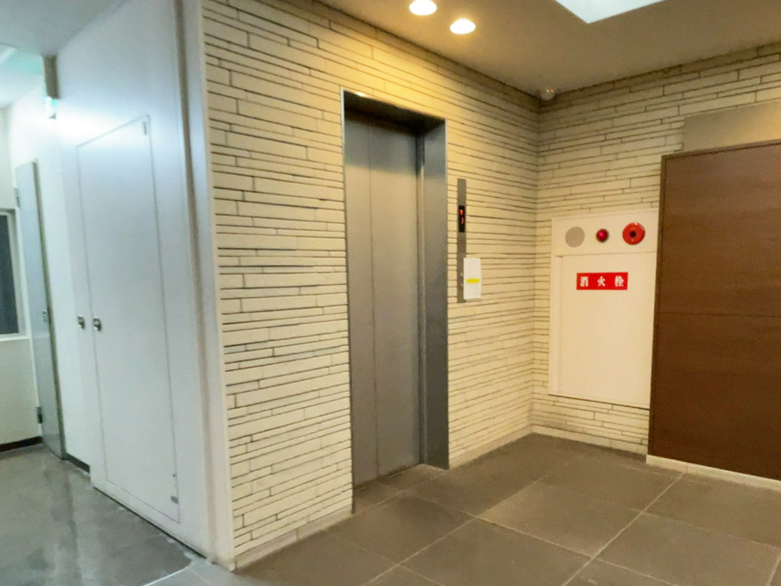 エレベーター(1基)