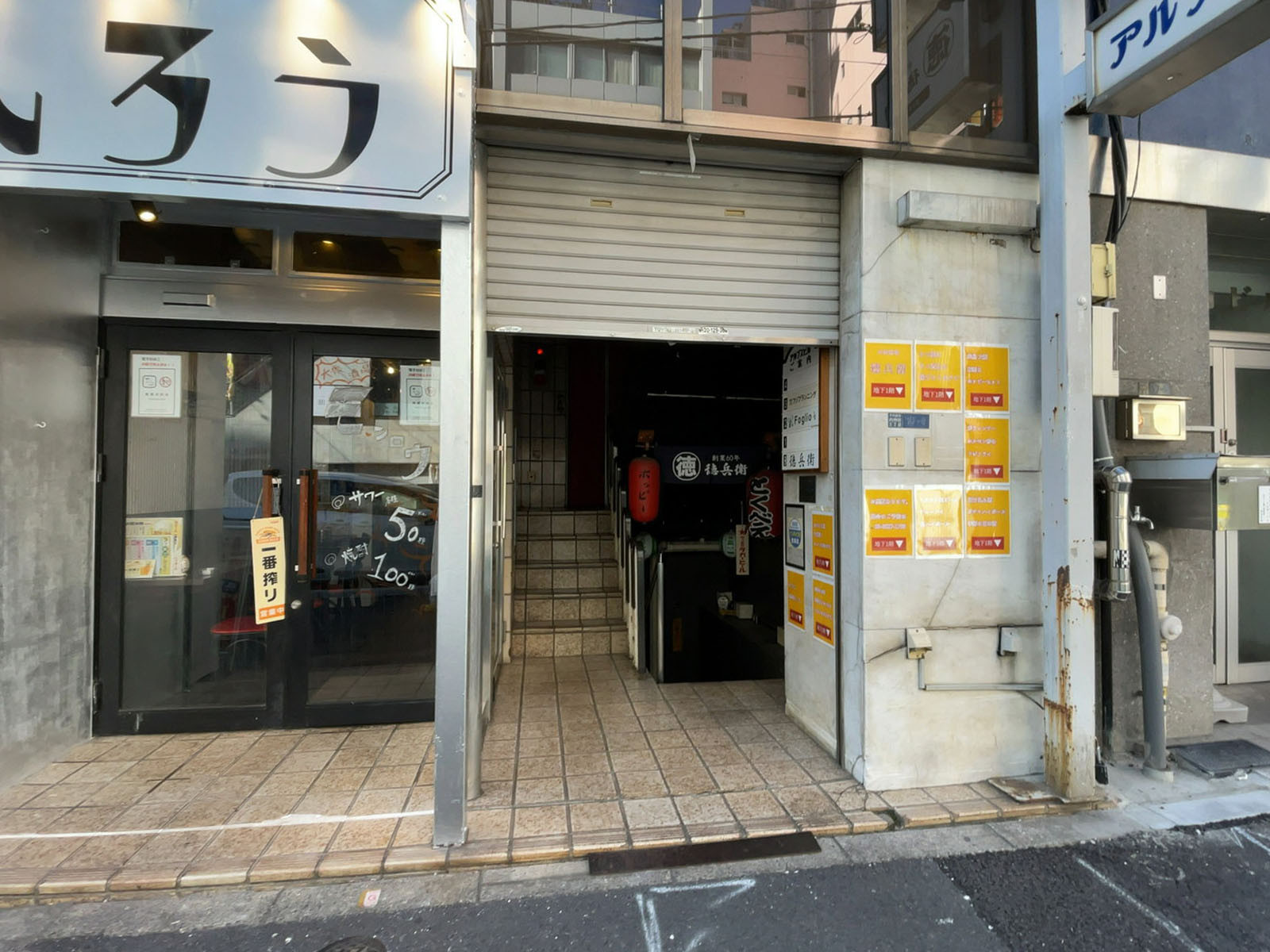 オフィスビル出入口