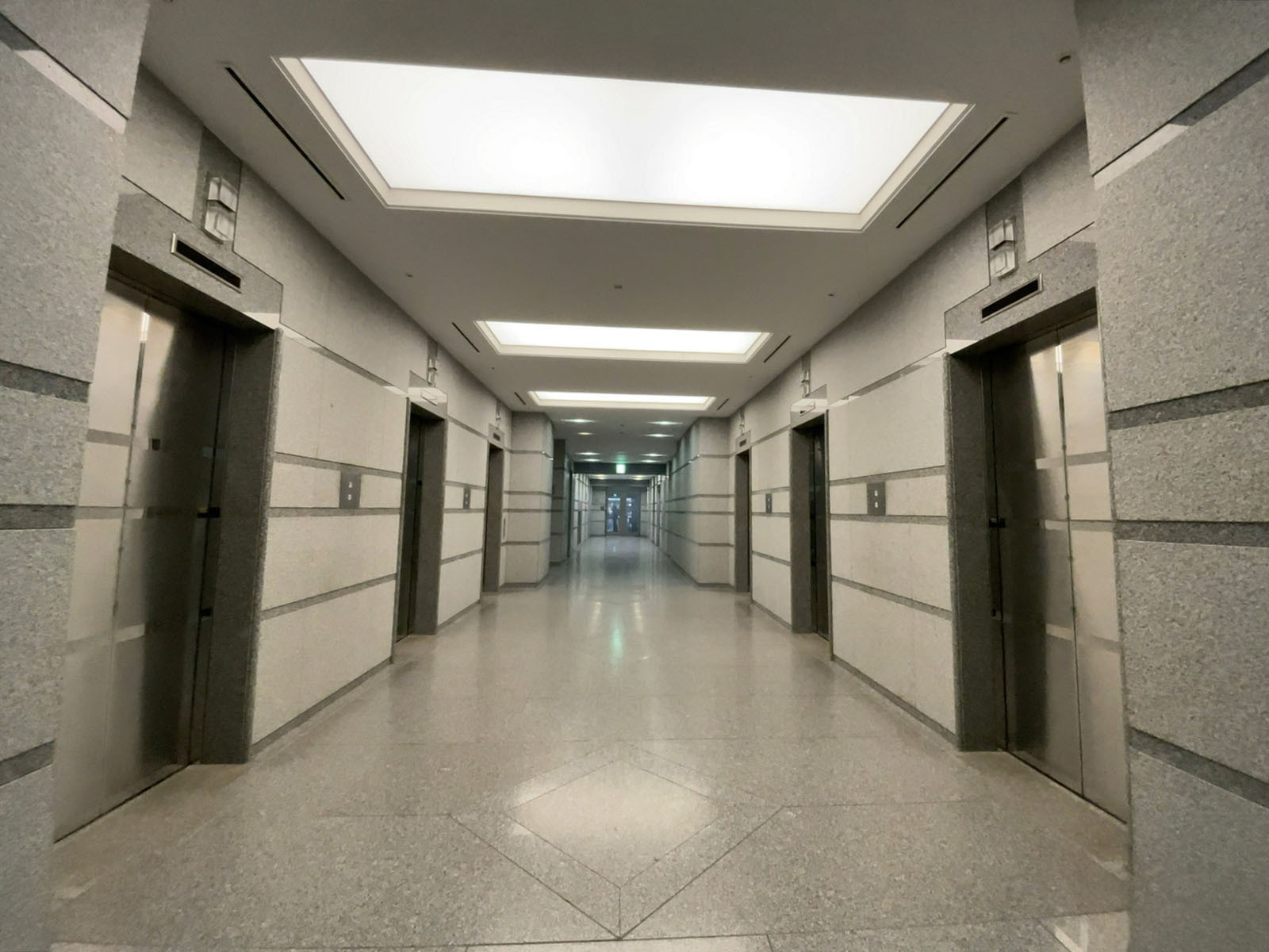 エレベーター(乗用6基)