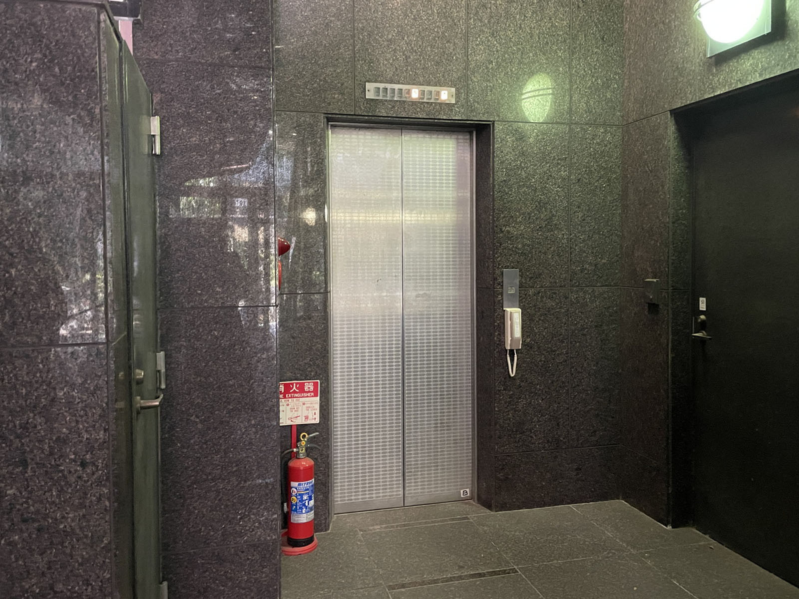 エレベーター(1基)