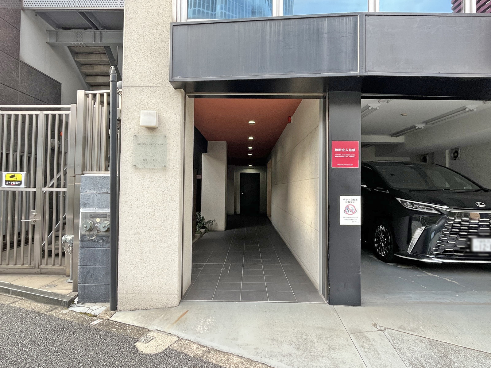 オフィスビル出入口