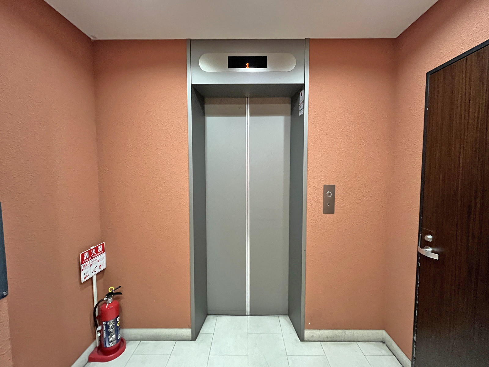 エレベーター(1基)