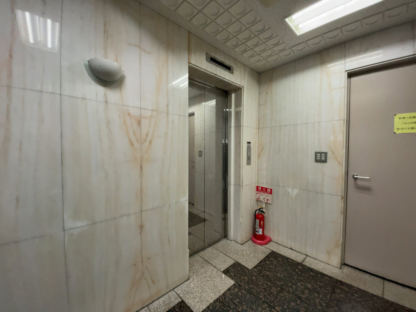 エレベーター(1基)