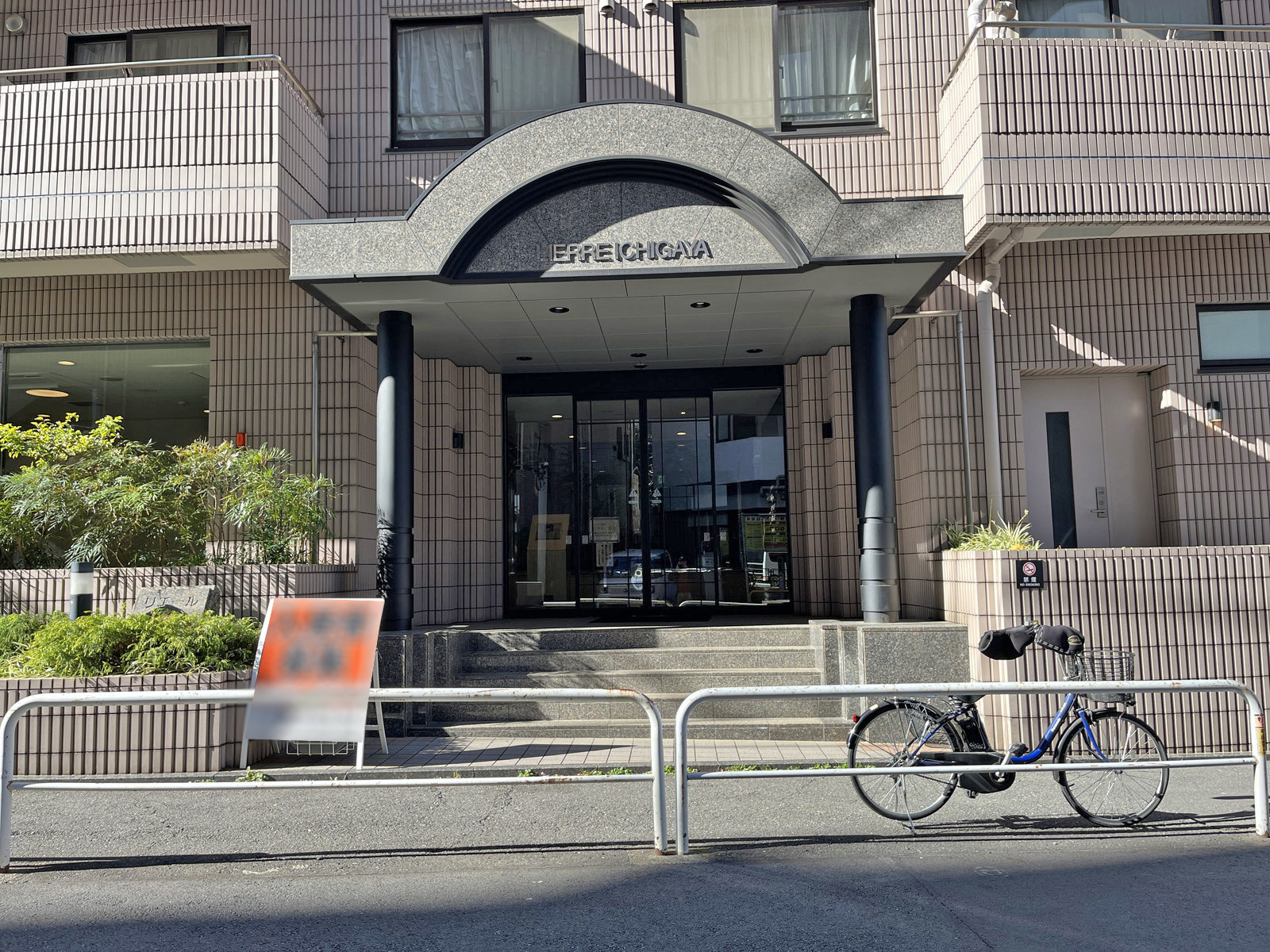 建物出入口