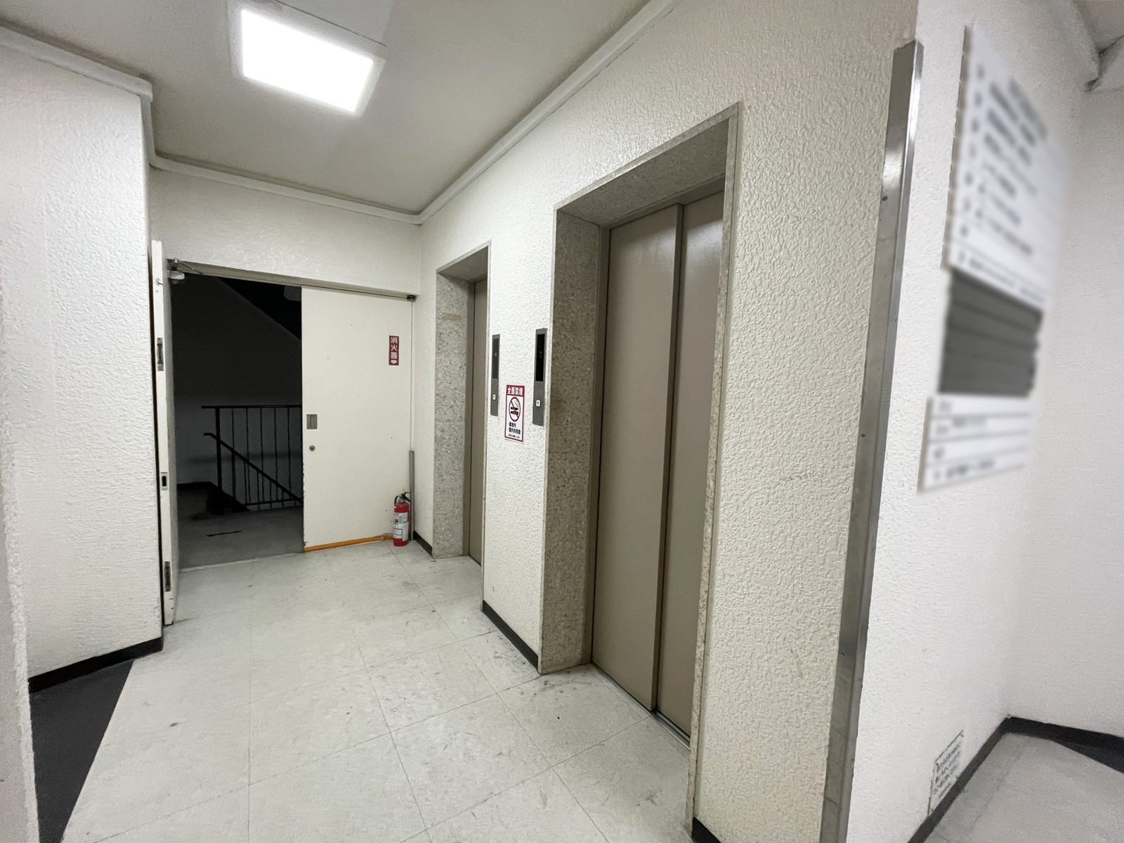 エレベーター(2基)