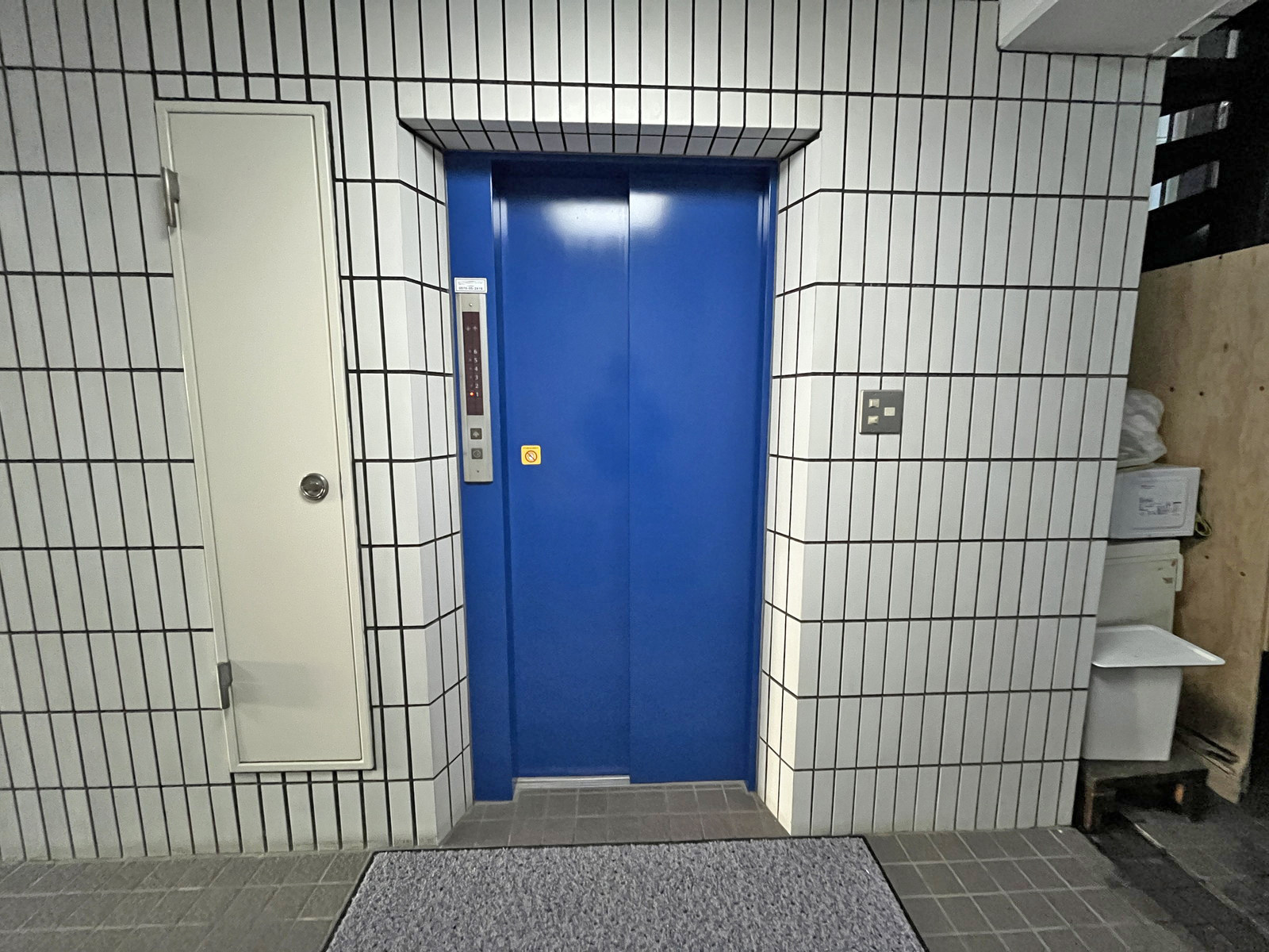 エレベーター(1基)