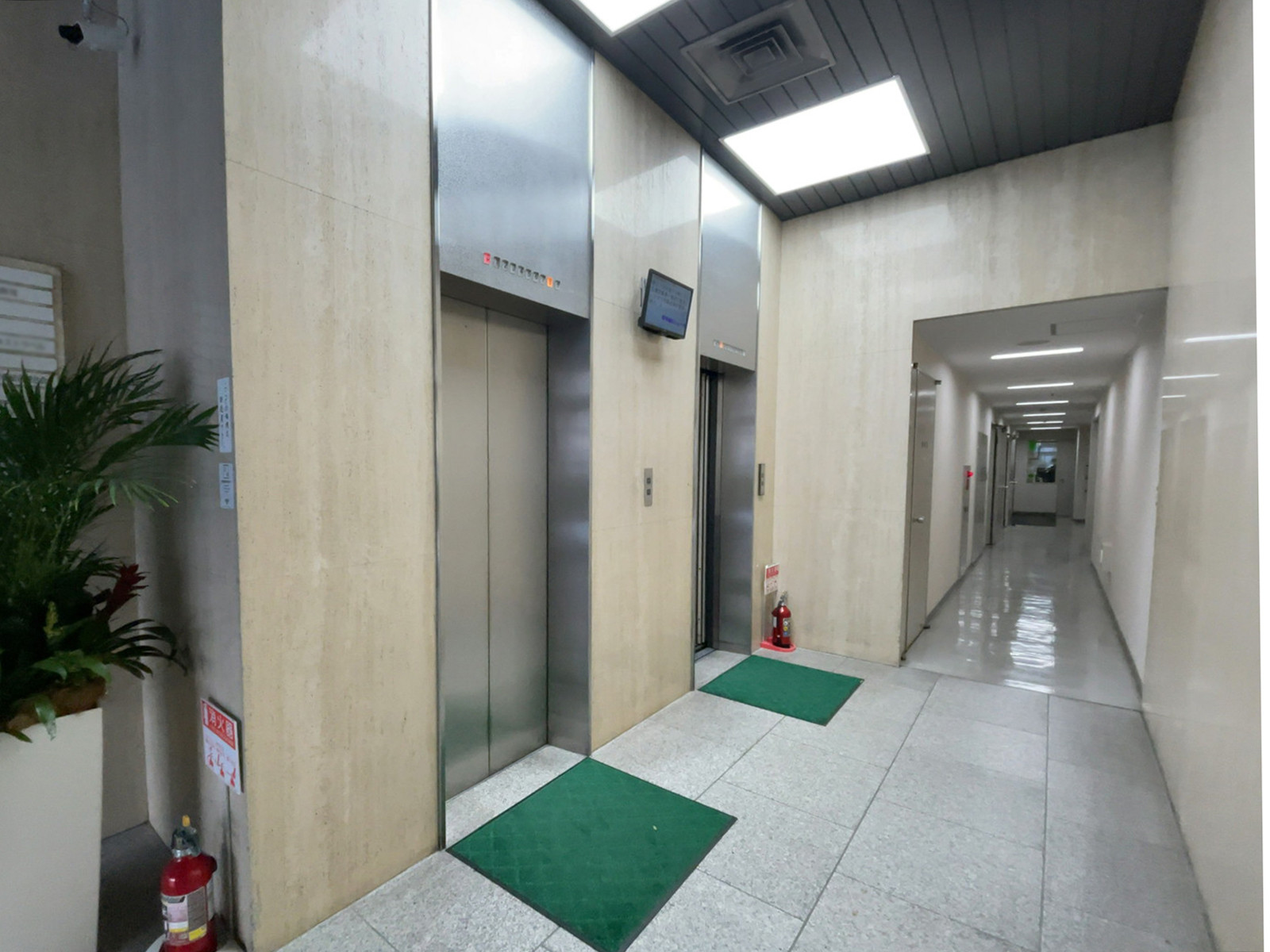 エレベーター(2基)