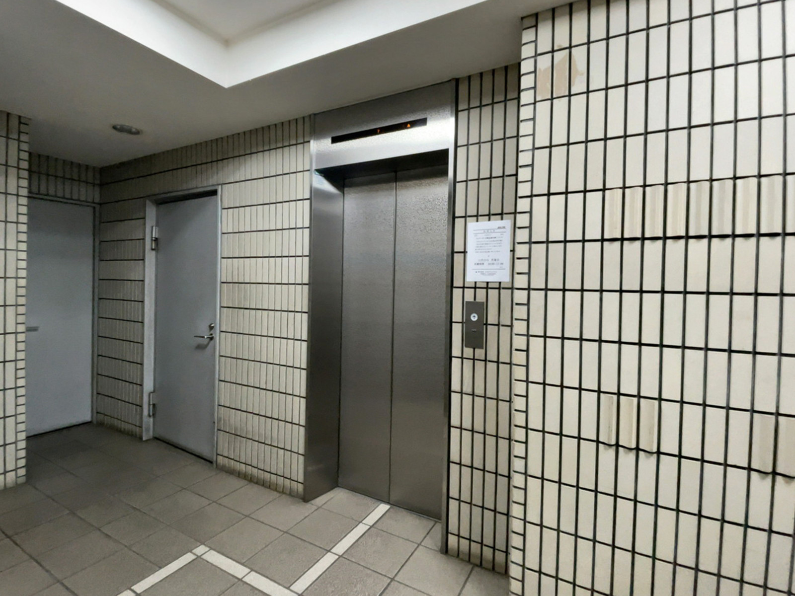 エレベーター(1基)
