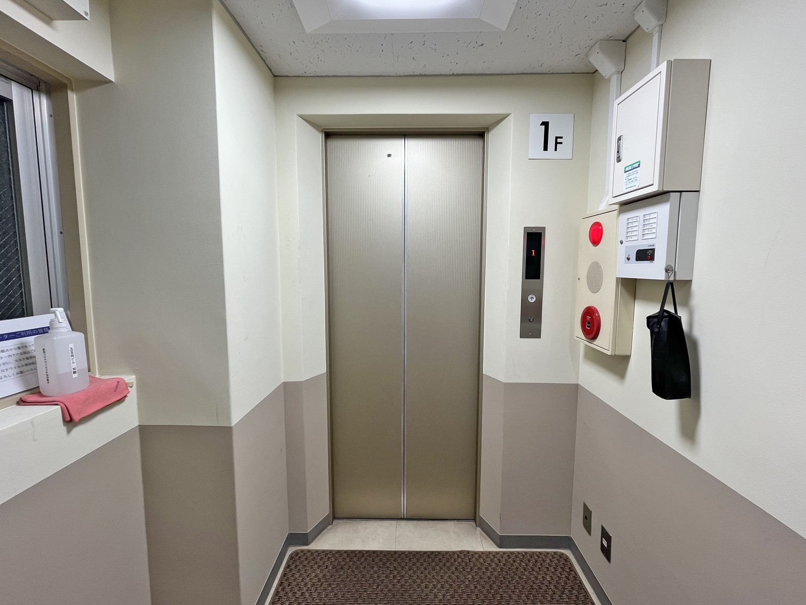 エレベーター(1基)