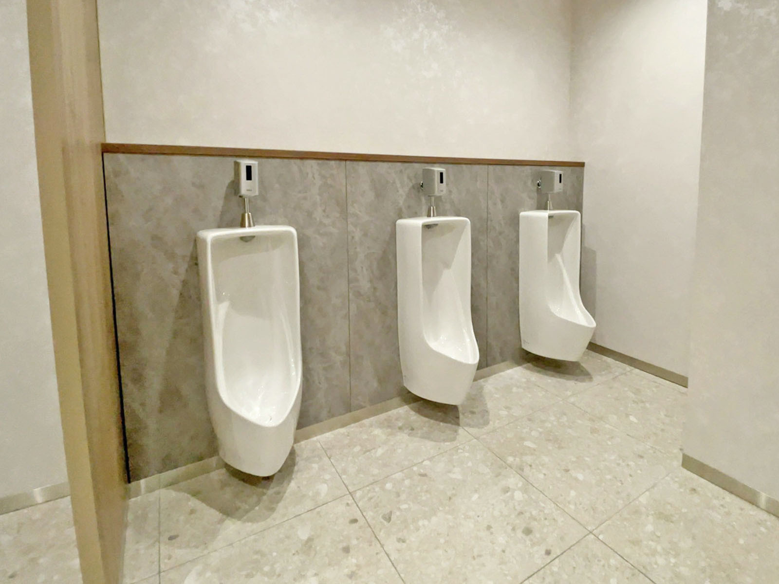 男性用トイレ