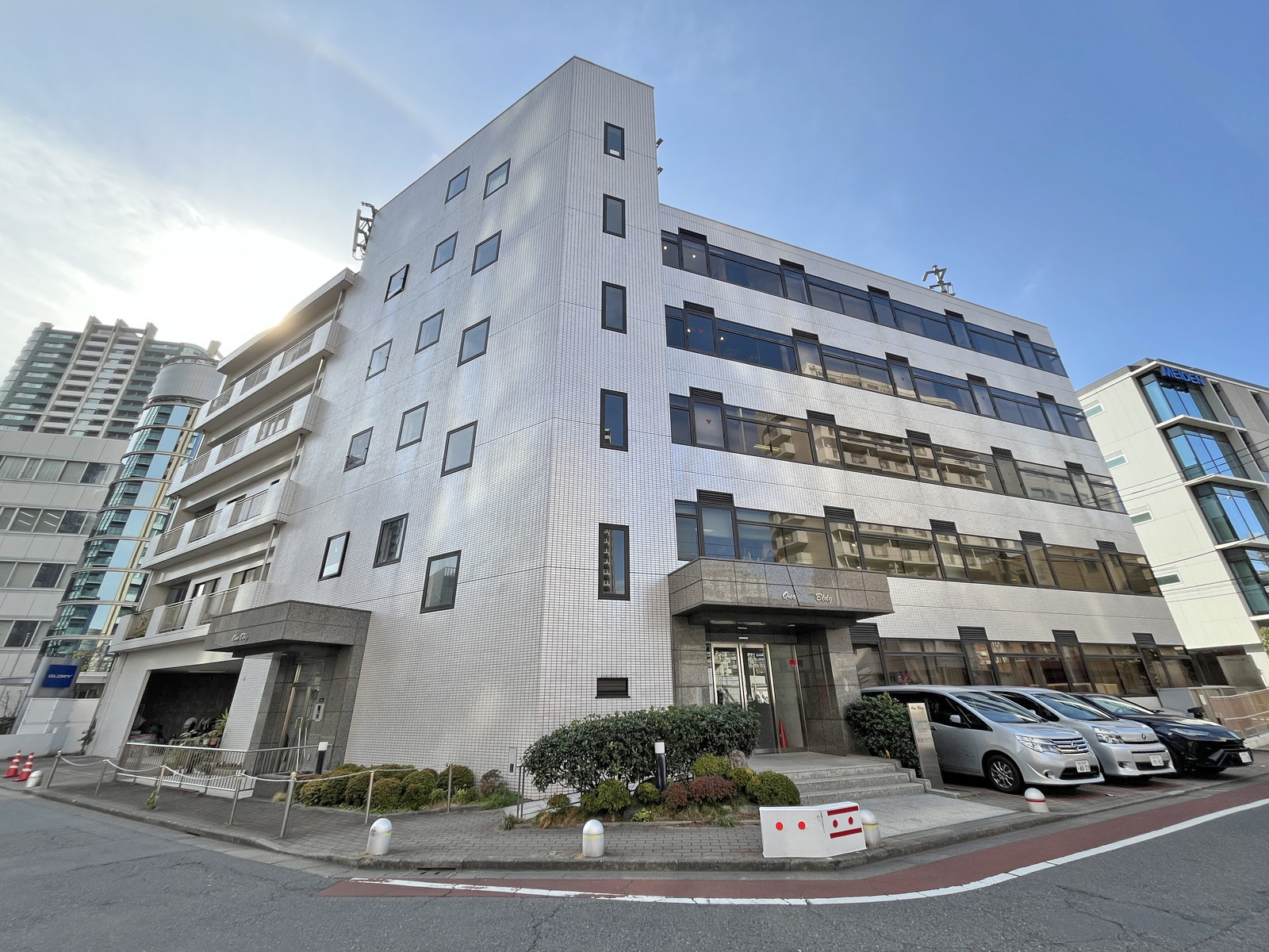 横長の外観
