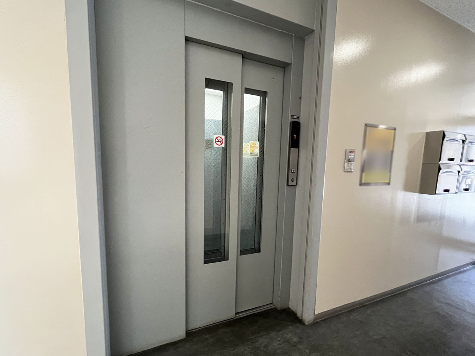 エレベーター(1基)