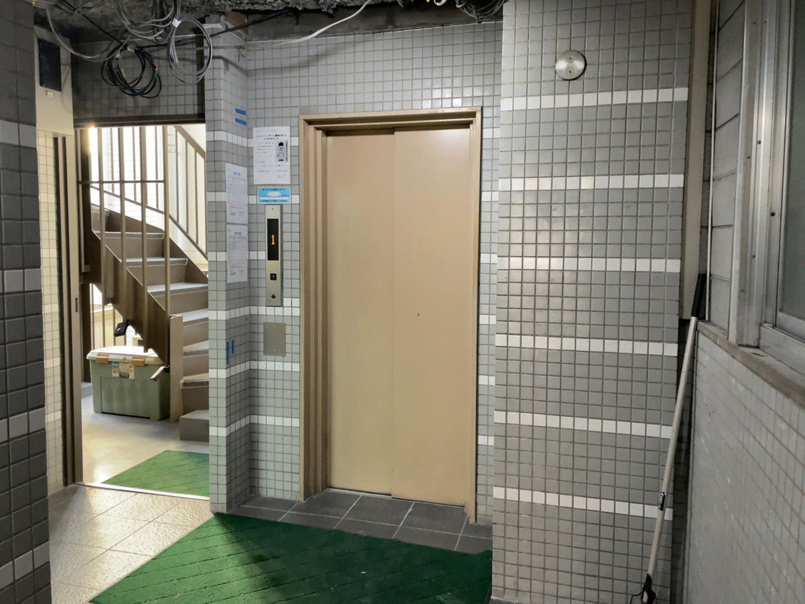 エレベーター(1基)