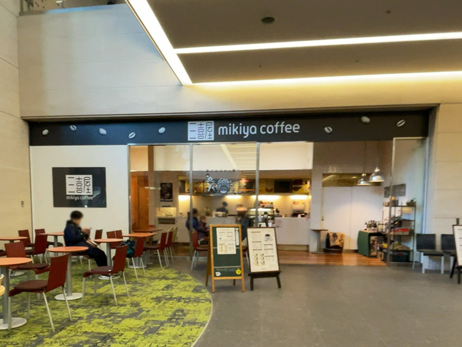 1階の飲食店
