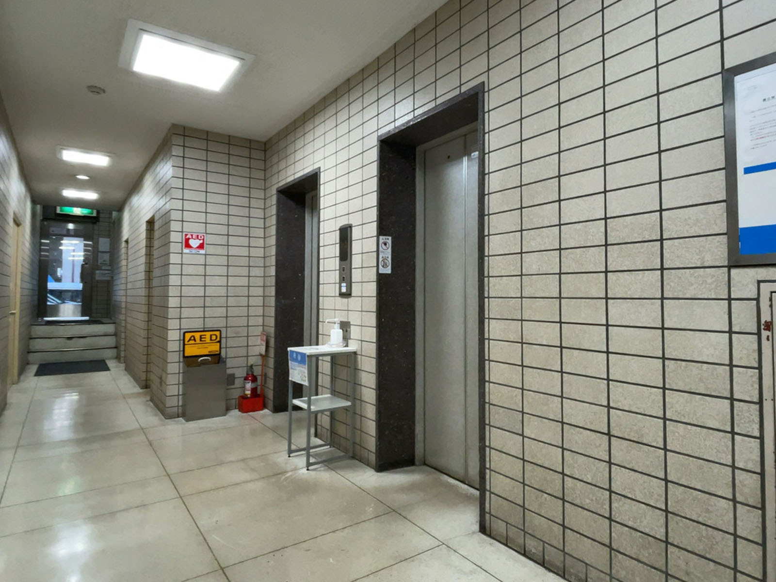 エレベーター(2基)