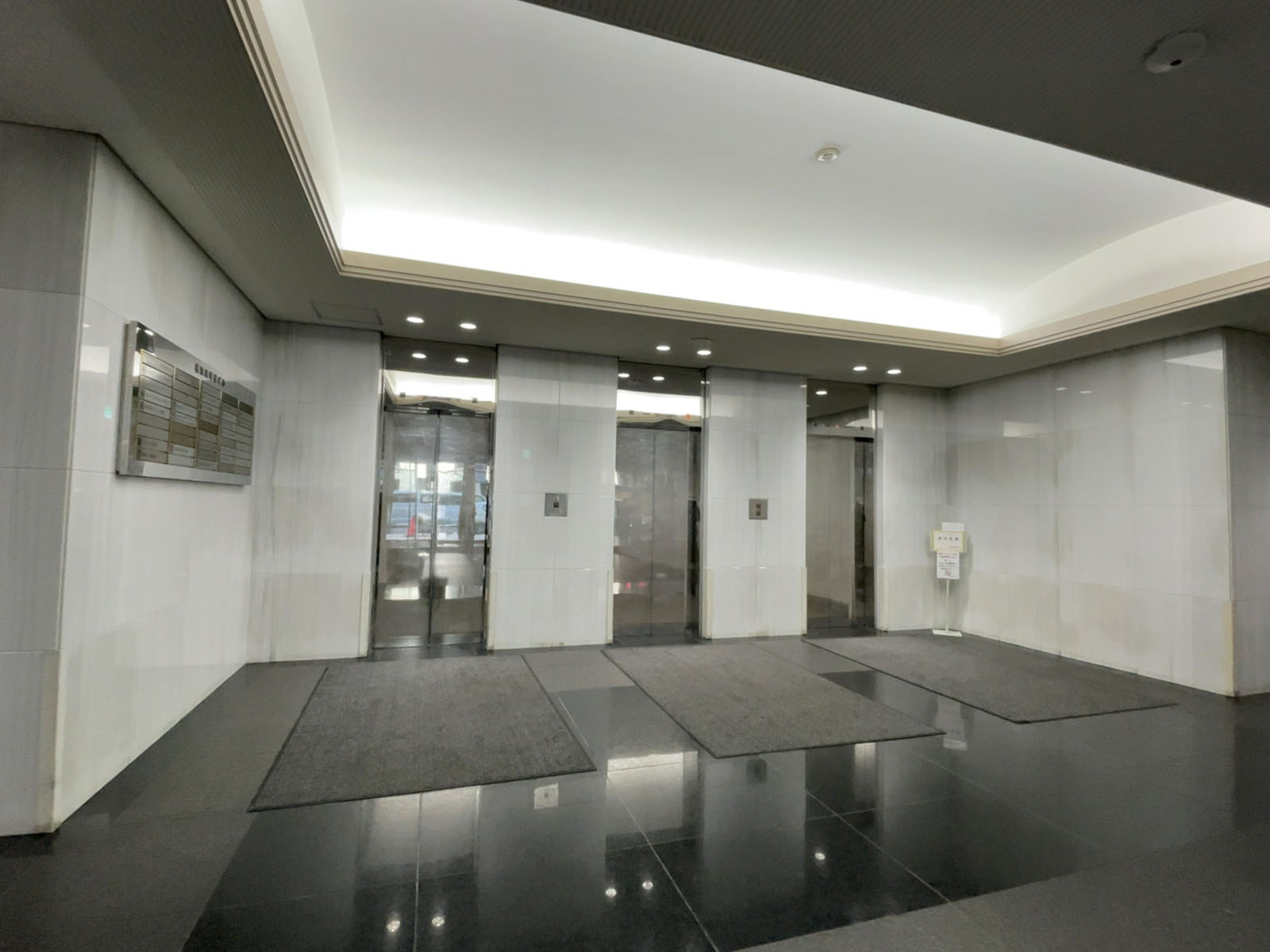 エレベーター(3基)