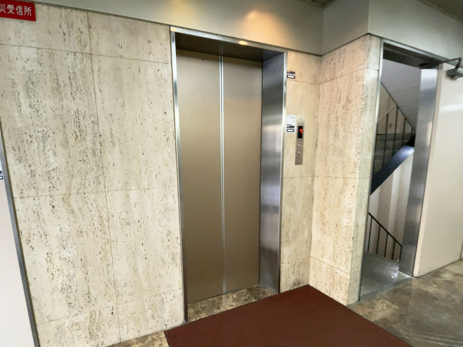 エレベーター(1基)