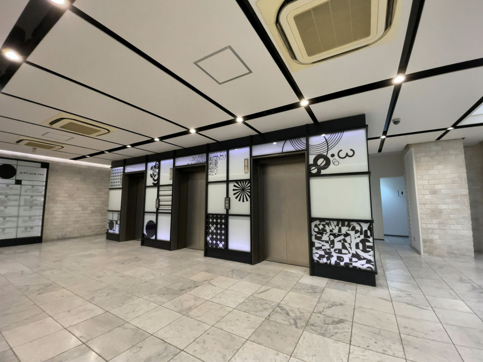 エレベーター(3基)