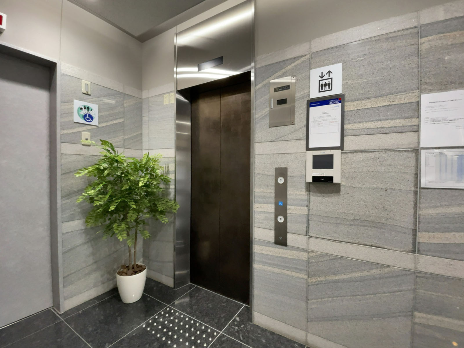 エレベーター(1基)