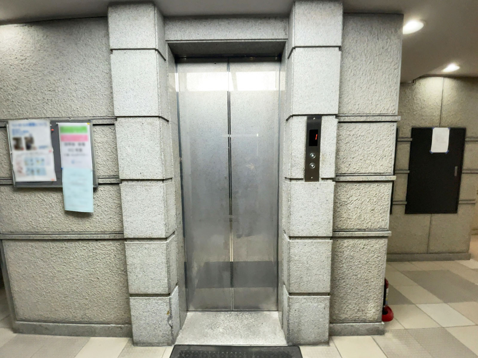 エレベーター(1基)