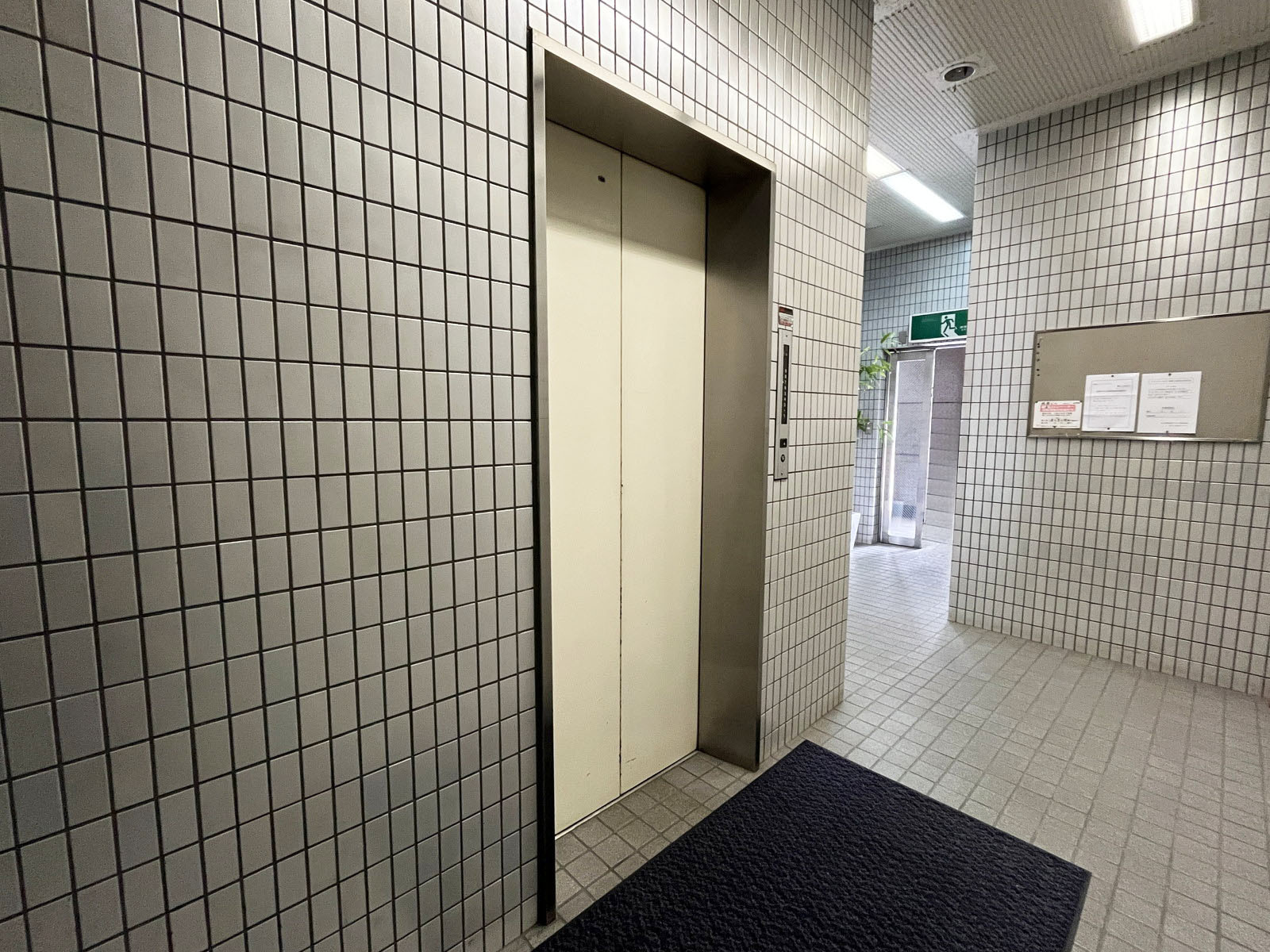 エレベーター(1基)
