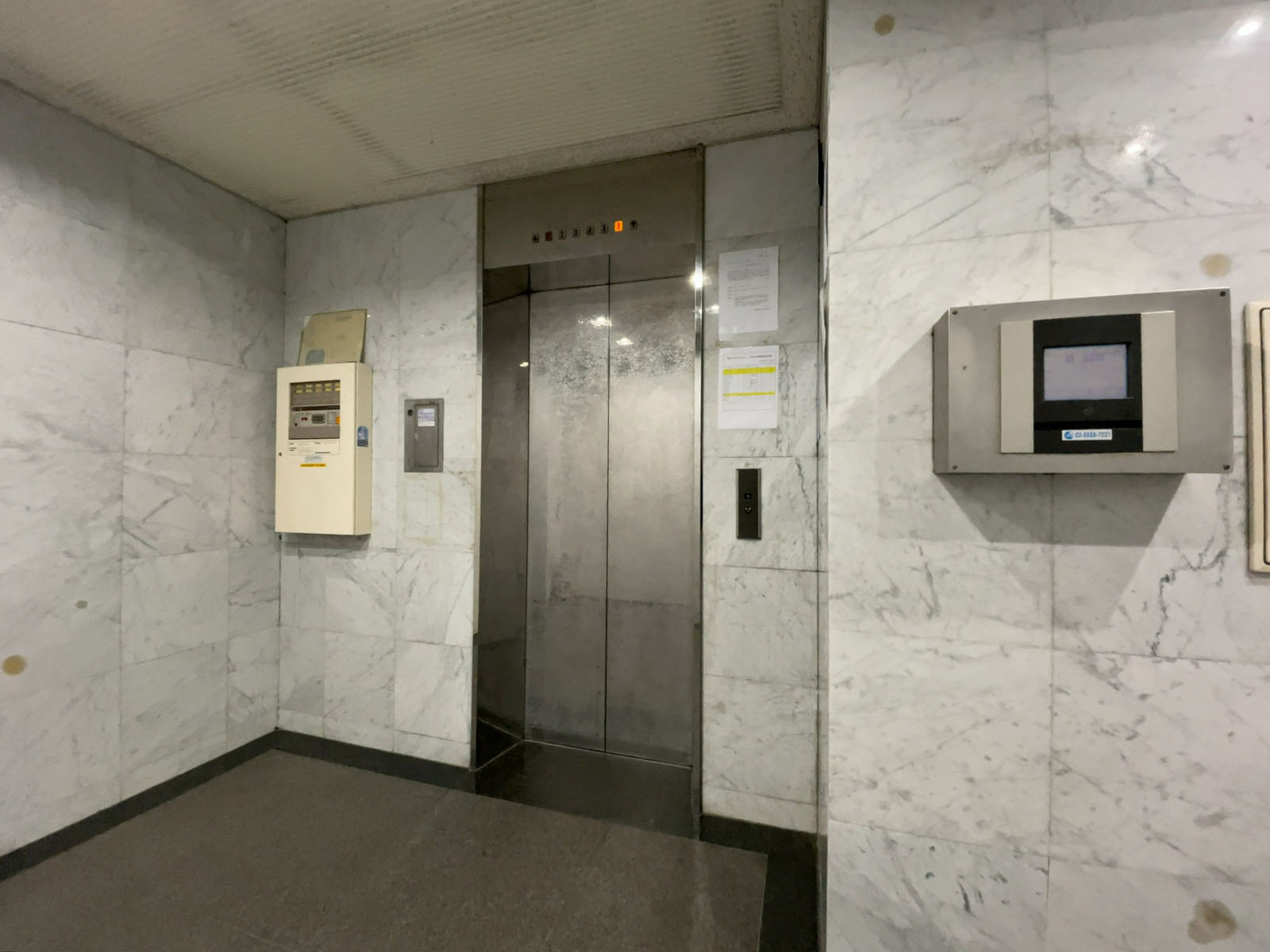 エレベーター(1基)