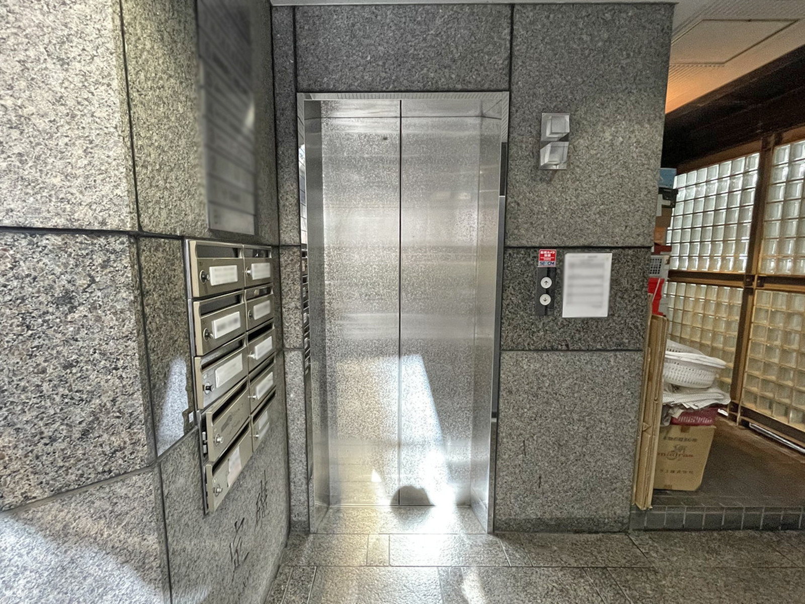エレベーター(1基)