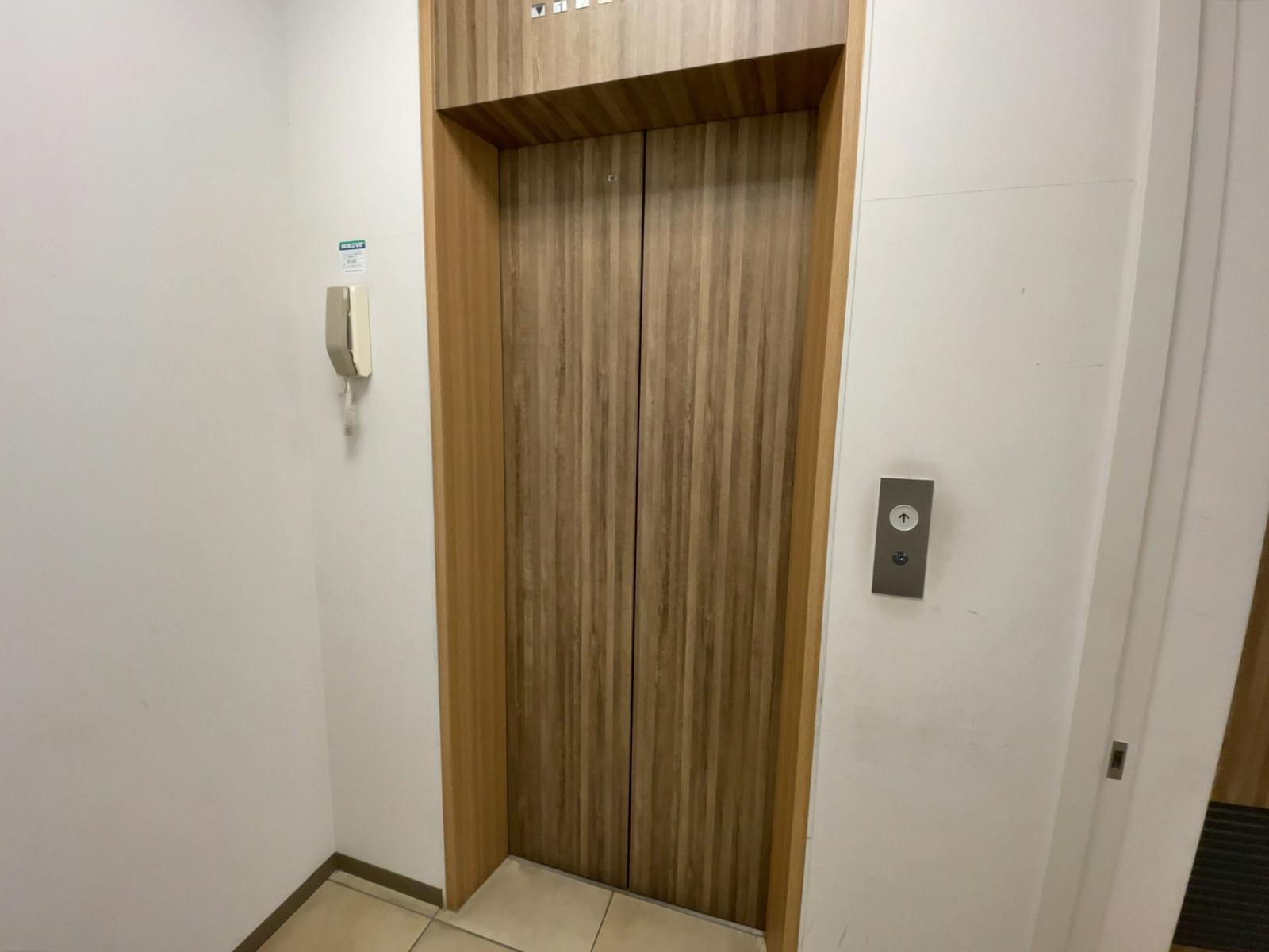 エレベーター(1基)