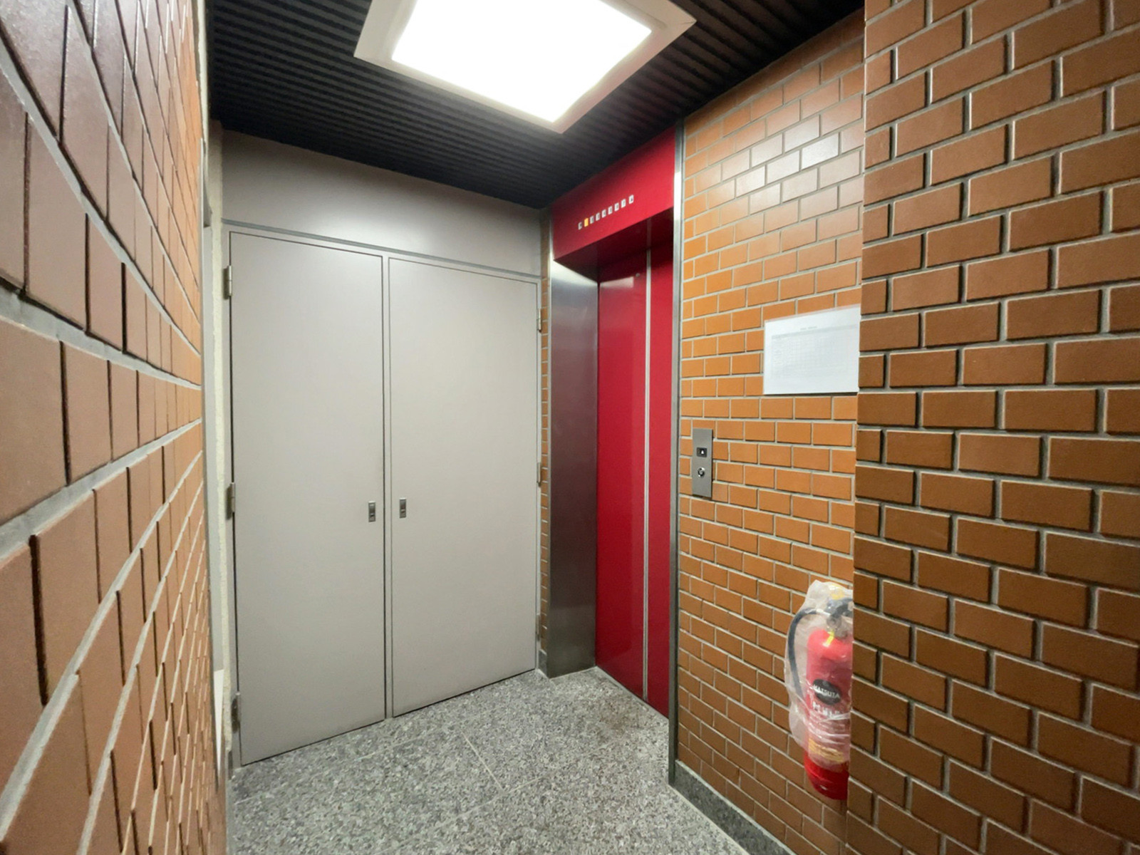 エレベーター(1基)