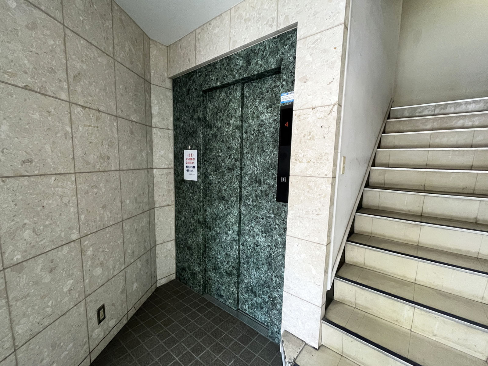 エレベーター(1基)