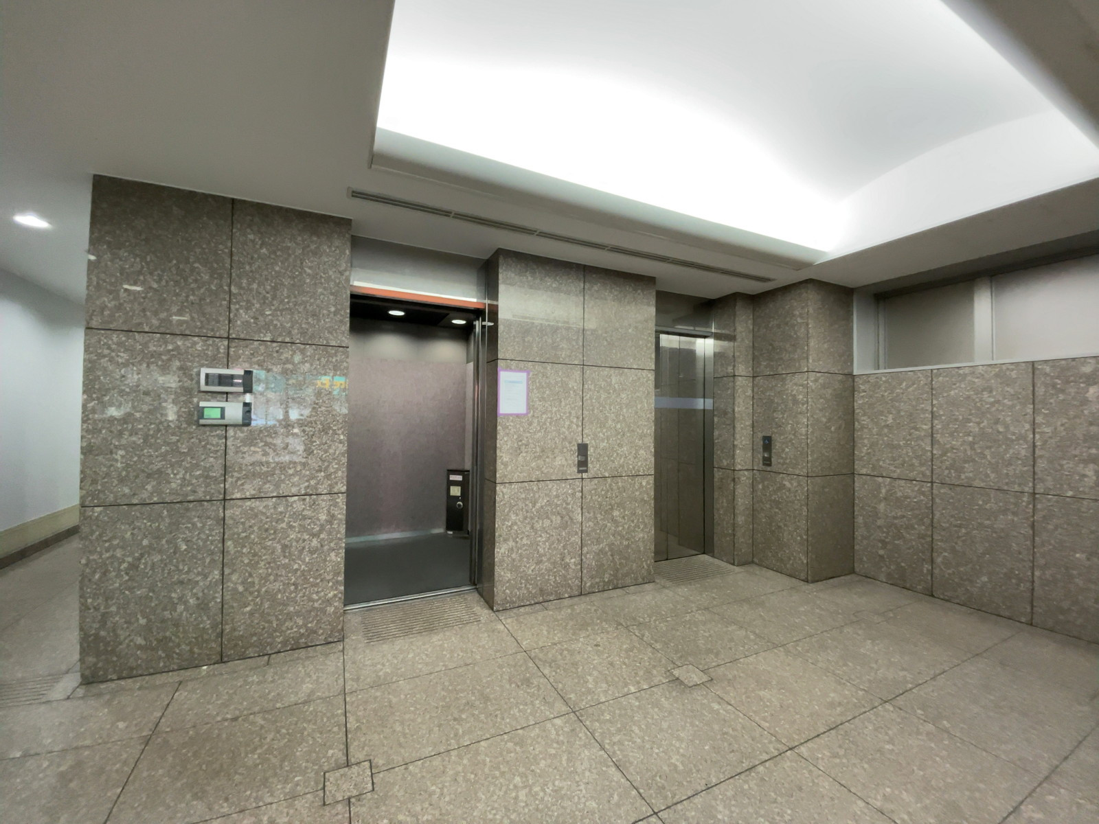 エレベーター(2基)