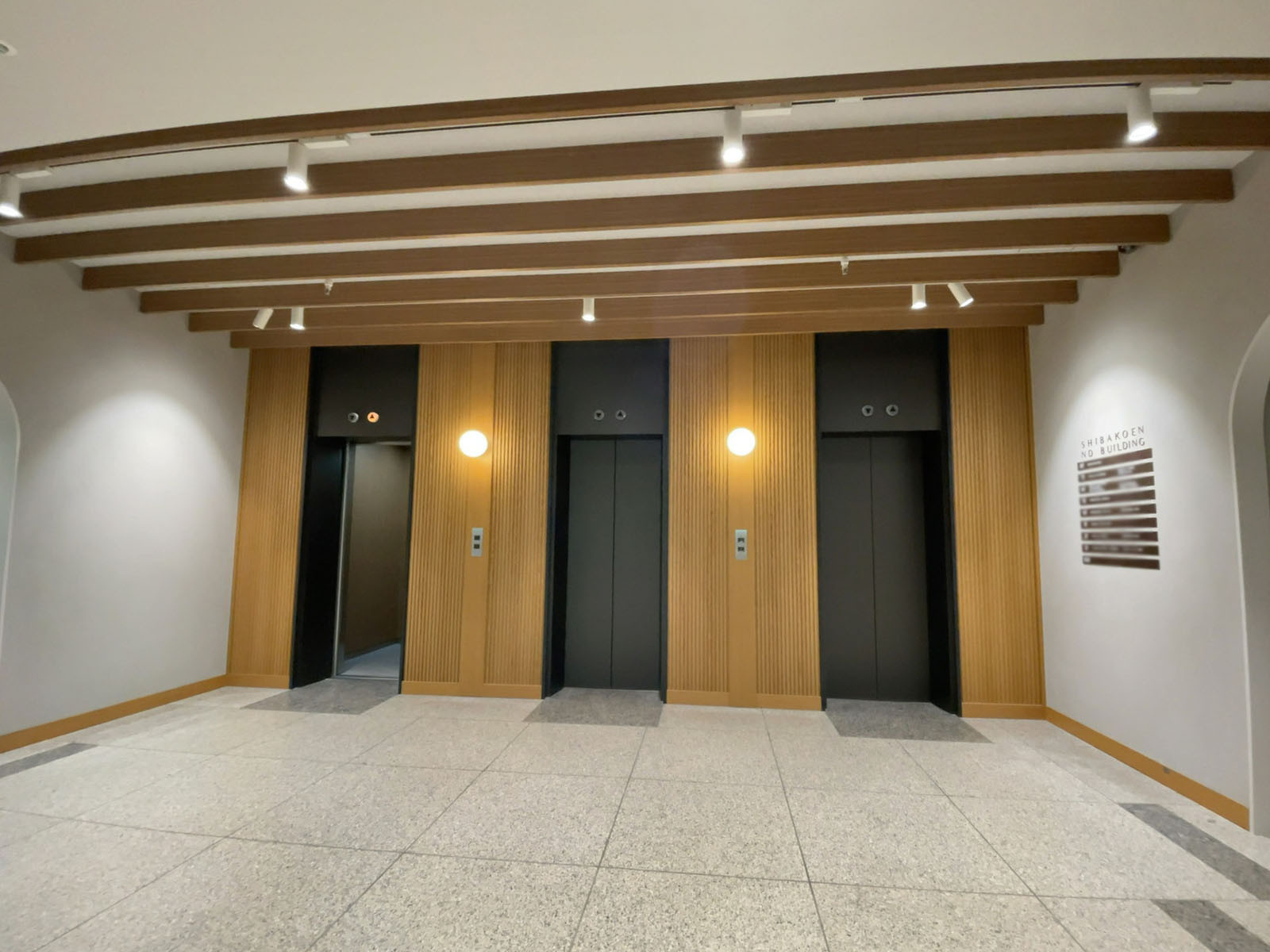エレベーター(乗用2基)